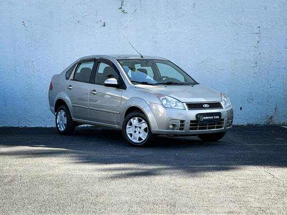 FORD FIESTA 1.6 MPI SEDAN 8V FLEX 4P MANUAL FORD FIESTA 1.6 MPI SEDAN 8V FLEX 4P MANUAL